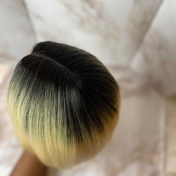 Lace Front shoulder length Wig - Picture 5 of 6